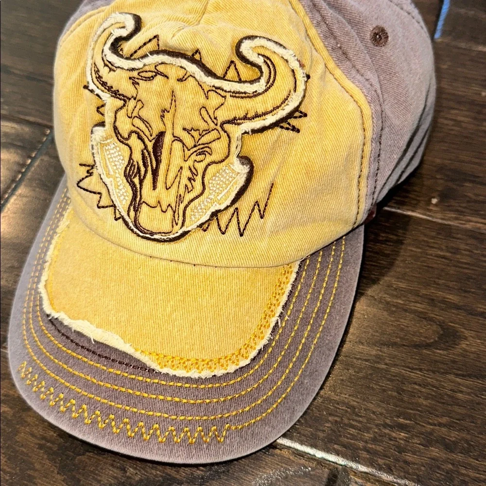 Vintage Yellow and Gray Cap with Longhorn Bull Skull Design